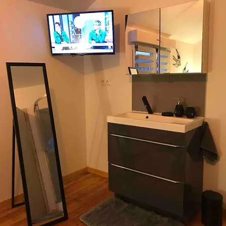 50 Nuances De Gris - Privée Dans Maison Disposant De 4 Autres Séjour chez l'habitant